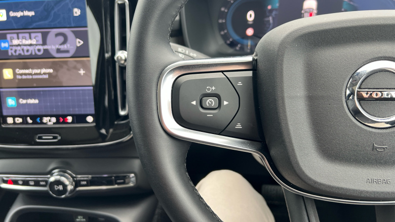 Volvo XC40 2.0 B3P Ultra Dark 5dr Auto Petrol Estate